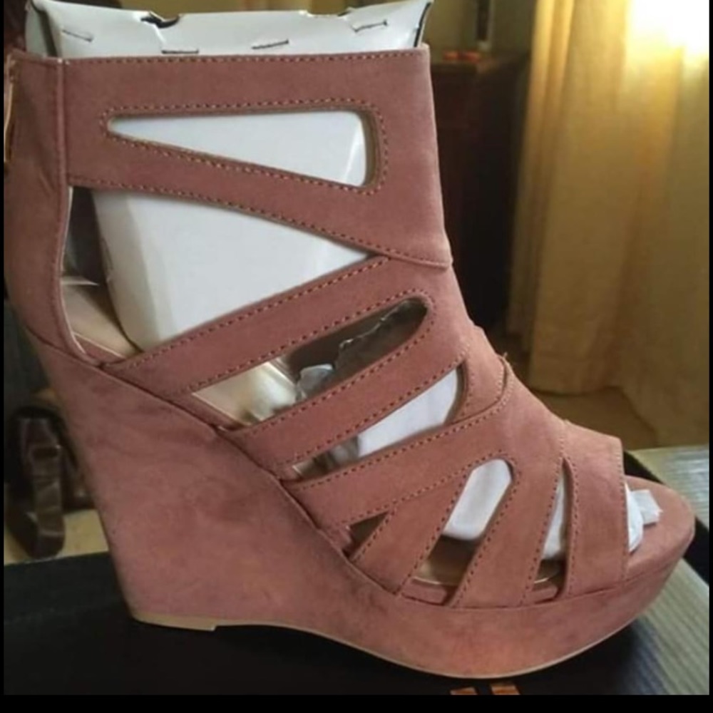 Brand new charlotte russe heels pink suede